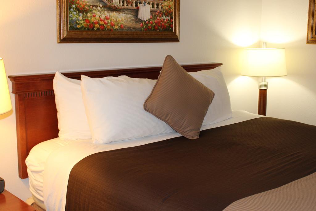 O'Cairns Inn And Suites Lompoc Dış mekan fotoğraf